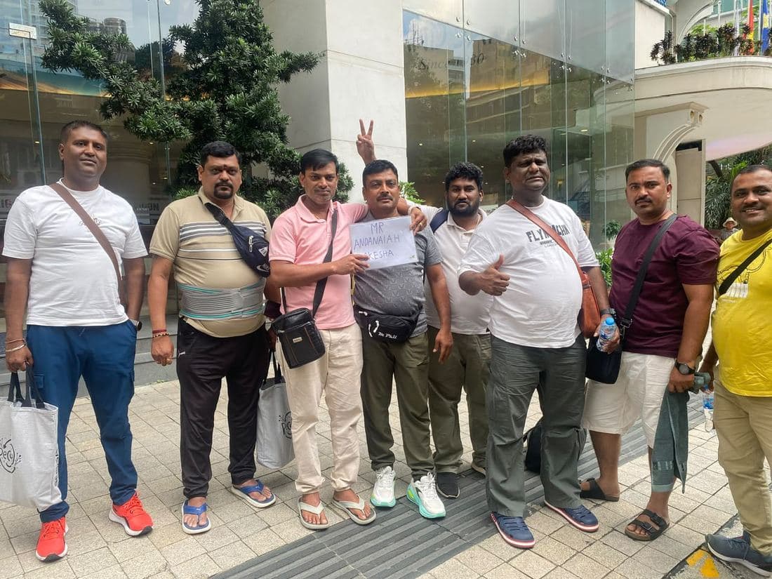 A group travelling with Trripah