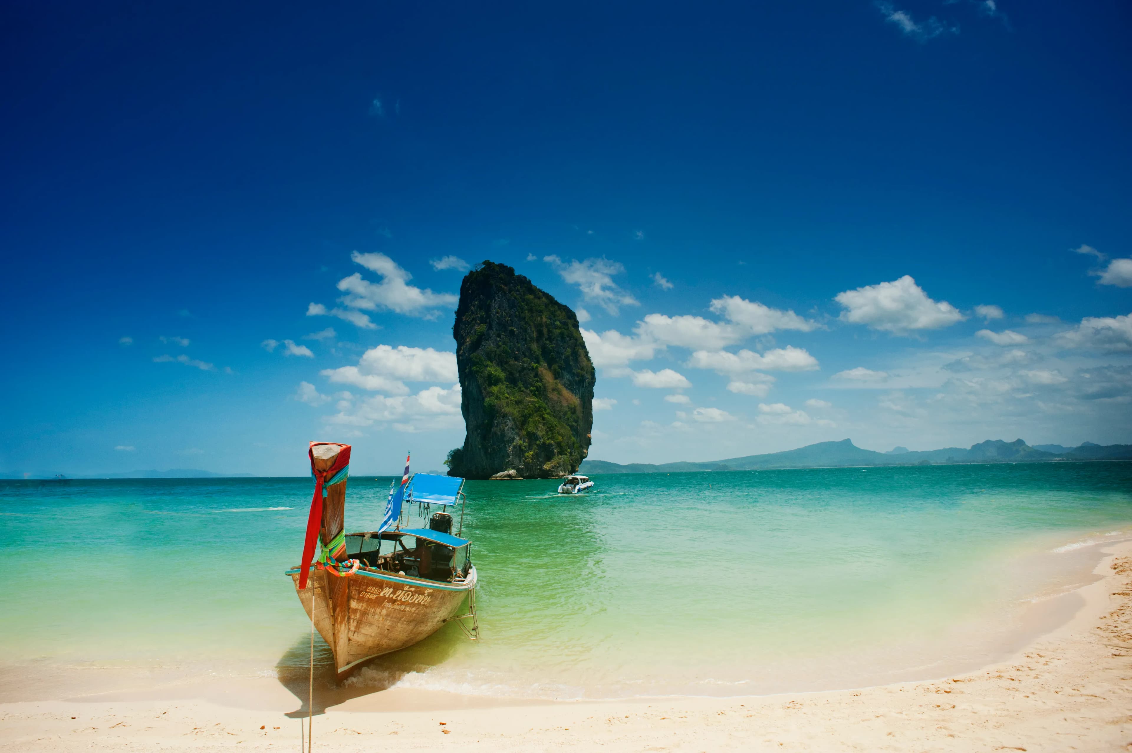 Da Nang Beach & Golden Bridge